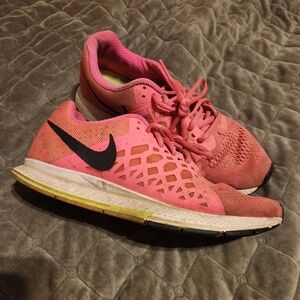 Women's Nike tennis Shoes